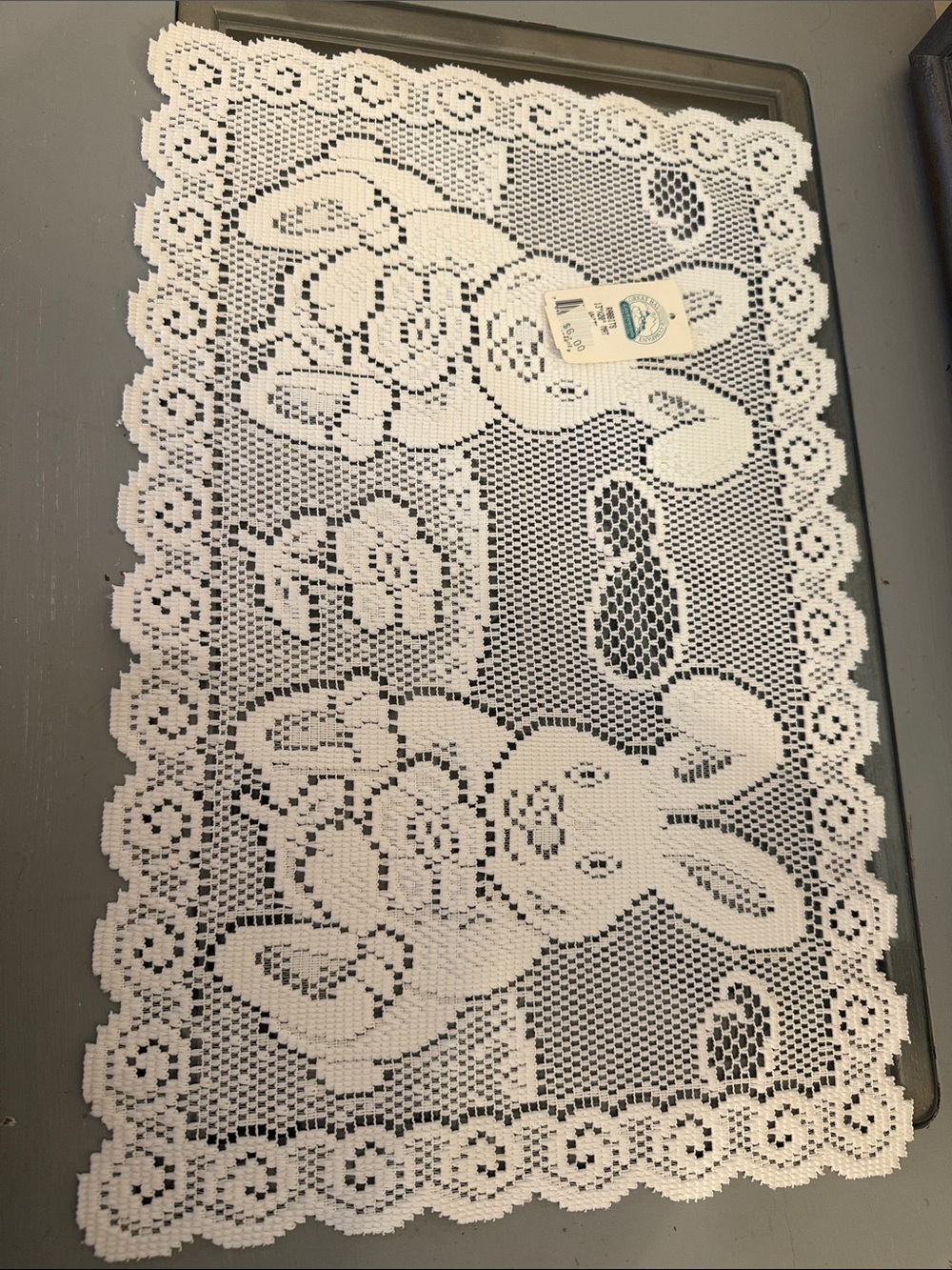 Great Bay Lace Company 13” x 20” Classic White Bunny Rabbits Mat